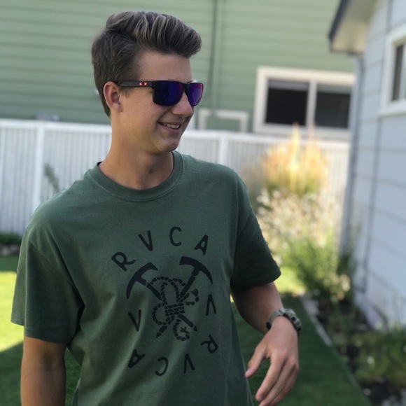 Robert Fiocchi - Poshmark Profile Picture of Robert Fiocchi (@robertfiocchi) on Poshmark