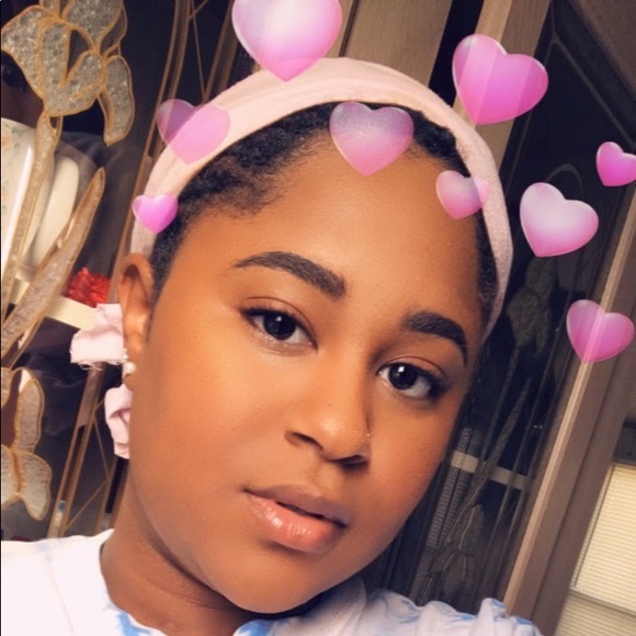 Profile Picture of Selena Ryner (@smryner24) on Poshmark