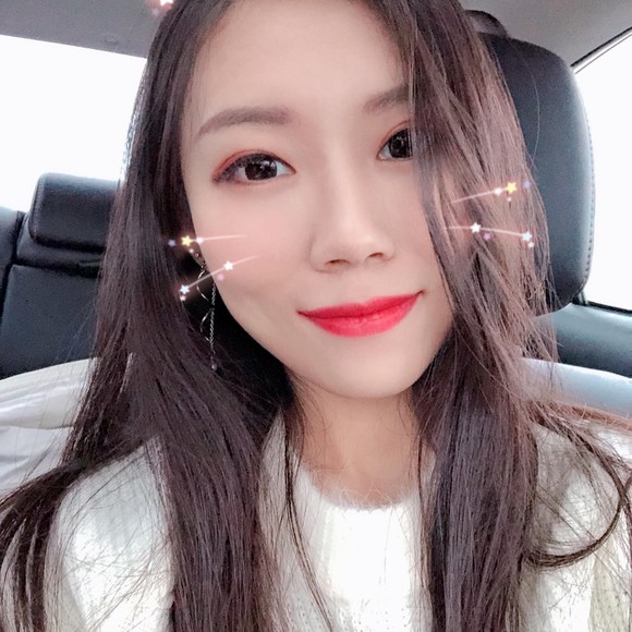 Profile Picture of Jing Ren (@lindaren0531) on Poshmark