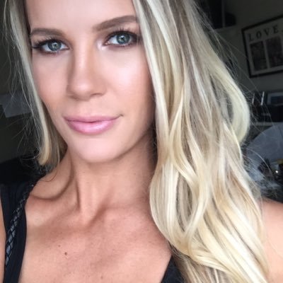 Profile Picture of shawna berndsen (@shawnaberndsen) on Twitter