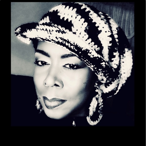 Profile Picture of Dee Bledsoe (@10panther10) on Poshmark