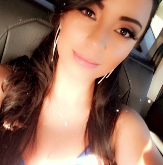 Profile Picture of Myrna Ruiz (@myrnaruiz0117) on Poshmark