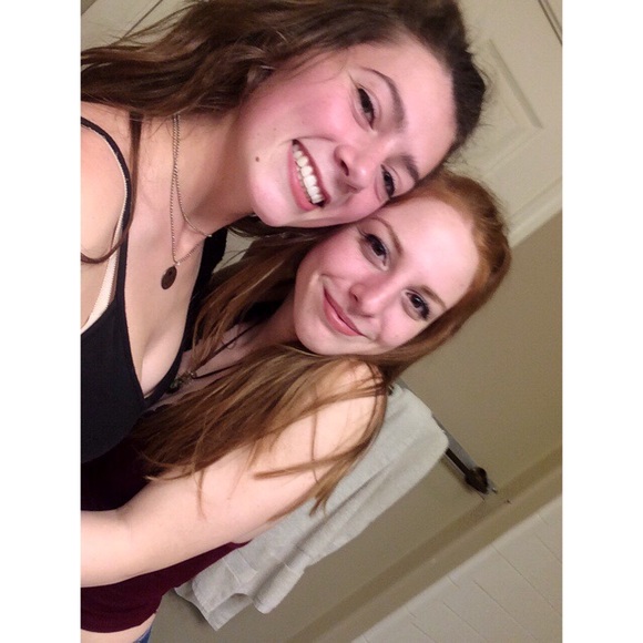 Profile Picture of Sarah Cleary (@gingygang) on Poshmark