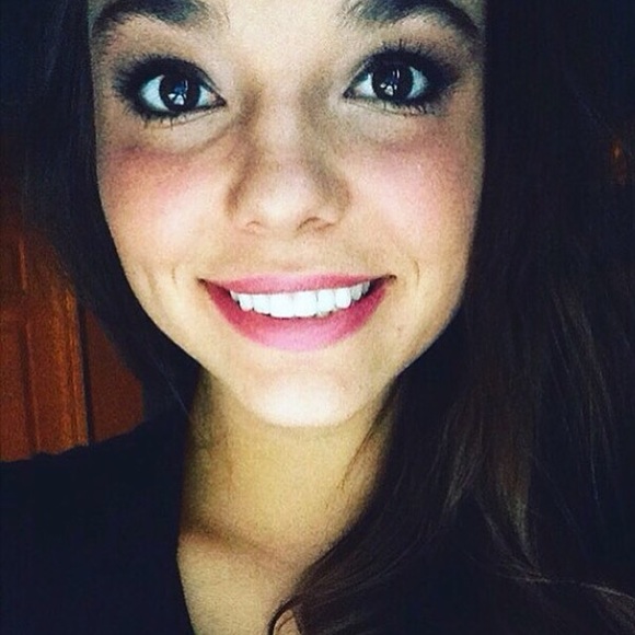 Profile Picture of Skylar Shaw (@skyes98) on Poshmark