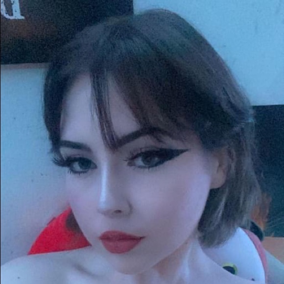 Profile Picture of Sammy Grebe (@sammygrebe) on Poshmark