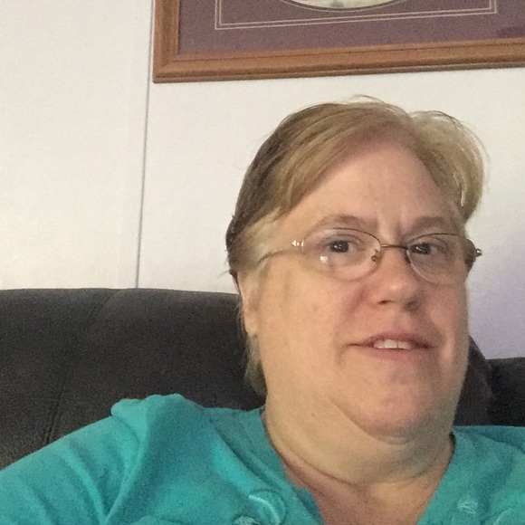 Profile Picture of Deloris Treadwell (@dtread1) on Poshmark