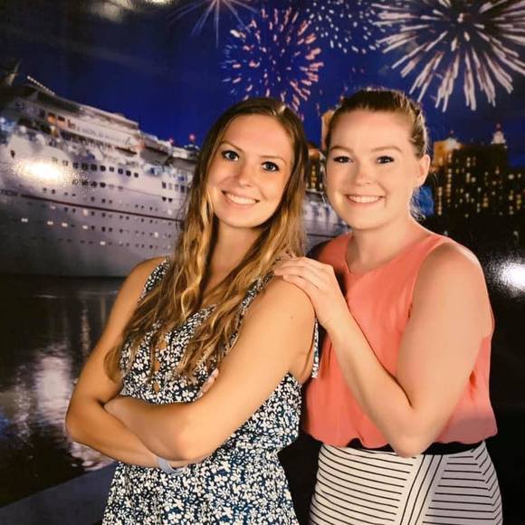 Profile Picture of Katie Scheiber (@gymgirl0101) on Poshmark