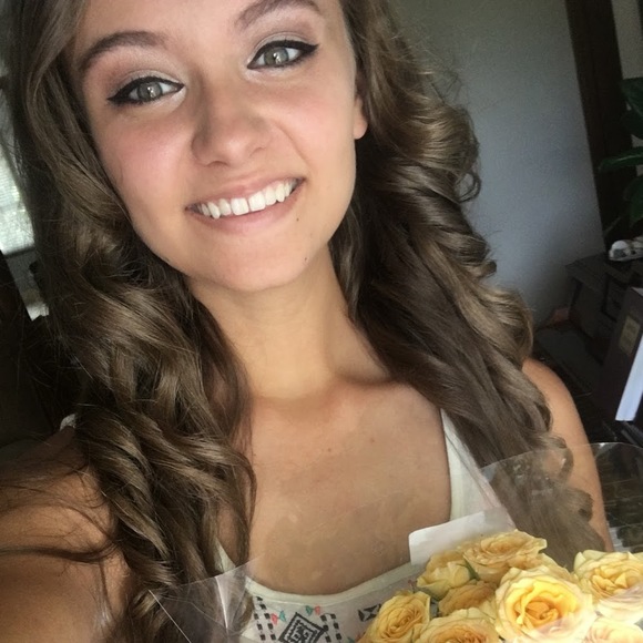 Profile Picture of Amy Dover (@adover783) on Poshmark