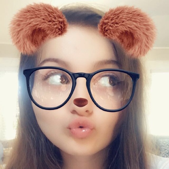 Profile Picture of Caroline Zahora (@carolinezahora) on Poshmark