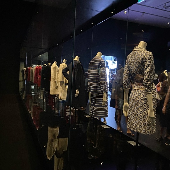 Profile Picture of Jess Thomas (@jessthom243) on Poshmark