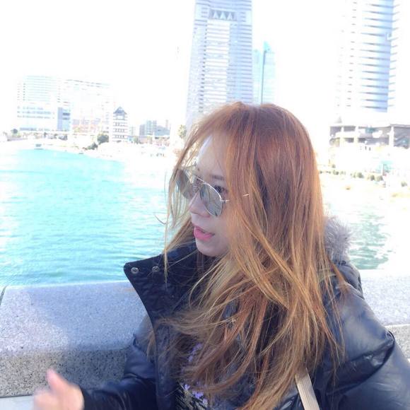 Profile Picture of Ampika Chaisomboon (@ampikacs) on Poshmark