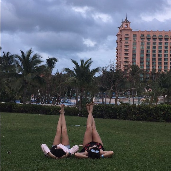Profile Picture of Erika Cavazos (@shop8holic) on Poshmark