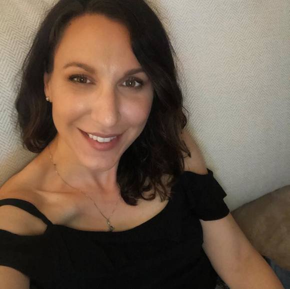 Profile Picture of Amy Garrander (@lola8401) on Poshmark
