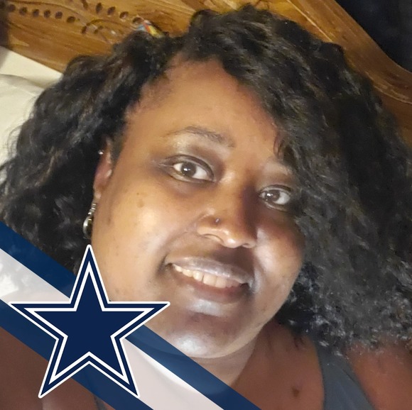 Profile Picture of Demetria Campbell (@dee9574) on Poshmark