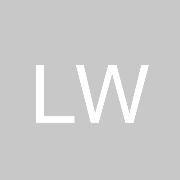 Profile Picture of Leann Wittner (@leannwittner) on Poshmark