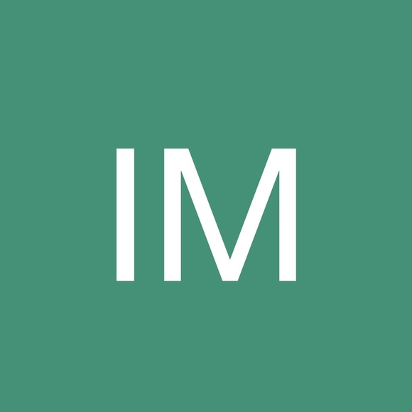 Profile Picture of Iris Martinez (@irismartinez42) on Poshmark