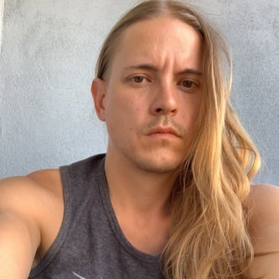 Profile Picture of Nathan Reese  🌹 (@sxnshxnx) on Twitter