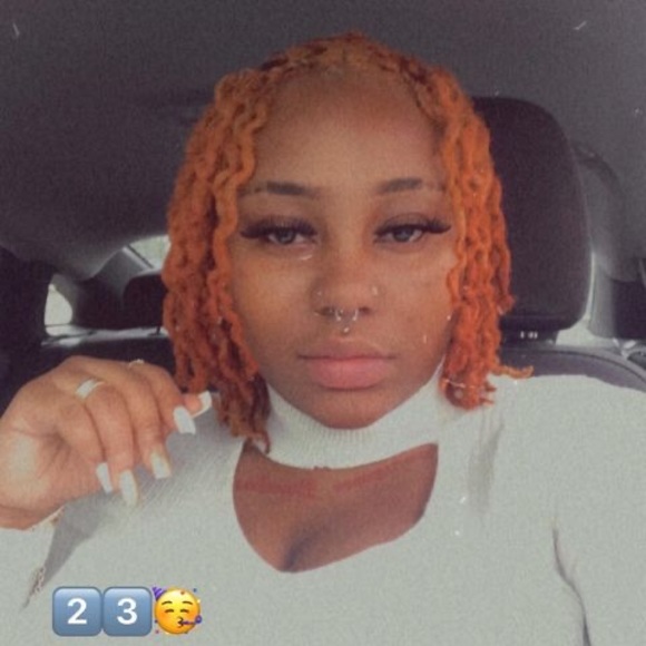 Profile Picture of Bejuansey Thombs (@hosheonna) on Poshmark