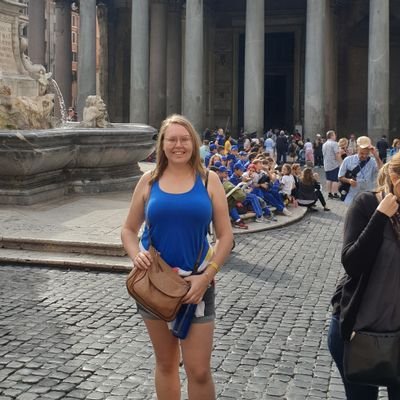 Profile Picture of April Barton (@aprilbarton) on Twitter