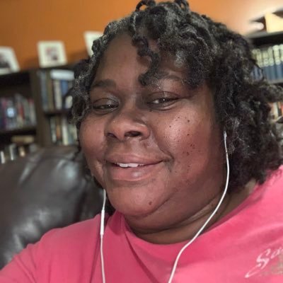 Profile Picture of Kimberly Poole (@kimpoolee) on Twitter