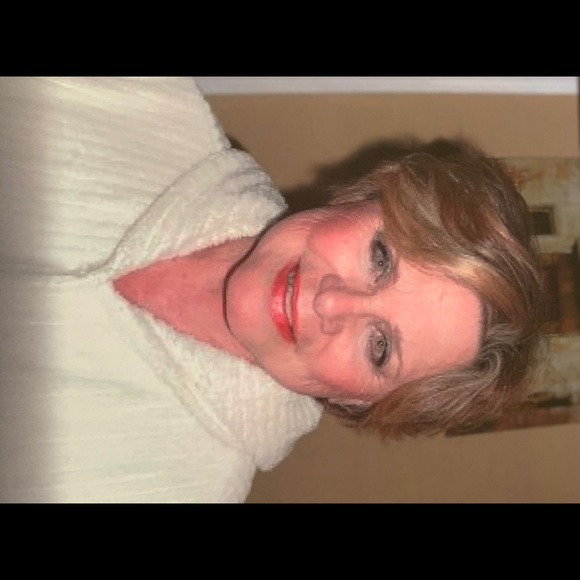 Kathy Greeves - Poshmark Profile Picture of Kathy Greeves (@k_greeves) on Poshmark