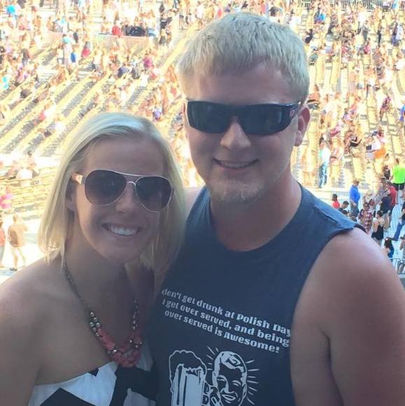 Profile Picture of Cody Moen (@codymoen422) on Poshmark