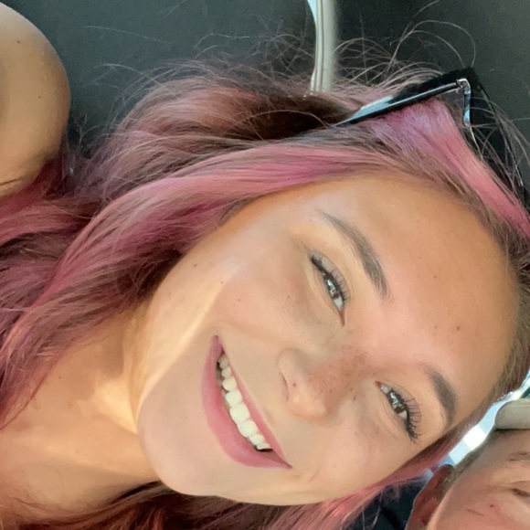 Cheyenne Chabre - Poshmark Profile Picture of Cheyenne Chabre (@cheychabre) on Poshmark