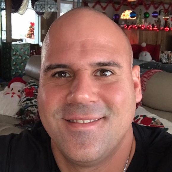 Profile Picture of Christopher Valente (@chris82v) on Poshmark