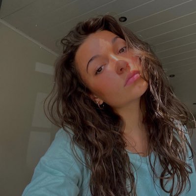 Profile Picture of Melanie Paradis (@MelanieParadi17) on Twitter