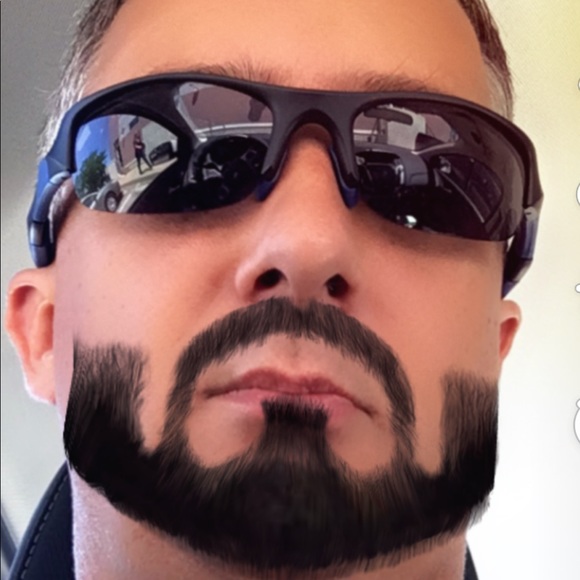 Profile Picture of Aaron Nestor (@ajnestor) on Poshmark