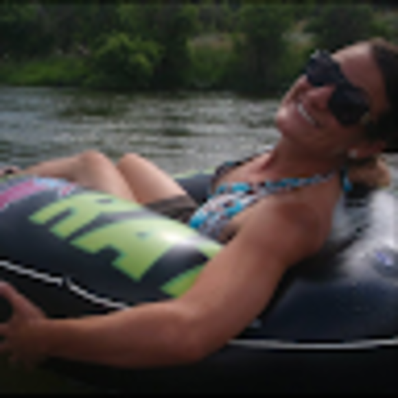 Profile Picture of Sarah Reale (@4reale) on Poshmark