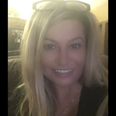 Profile Picture of Theresa Clay (@luvnthe5) on Twitter