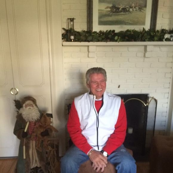 Profile Picture of Robert Caggiano (@bobcagg41) on Poshmark