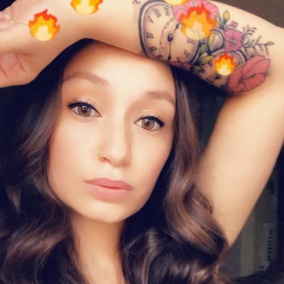 Profile Picture of Amanda Rosado (@banda_xo) on Twitter