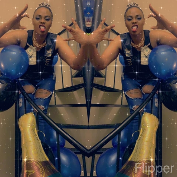 Profile Picture of Raven Thomas (@raven_thomas10) on Poshmark