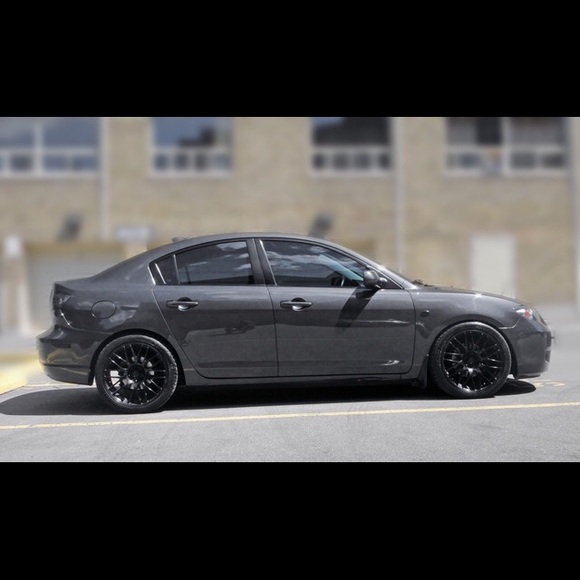 Profile Picture of Joaquin Ramos (@joaquin_rz) on Poshmark