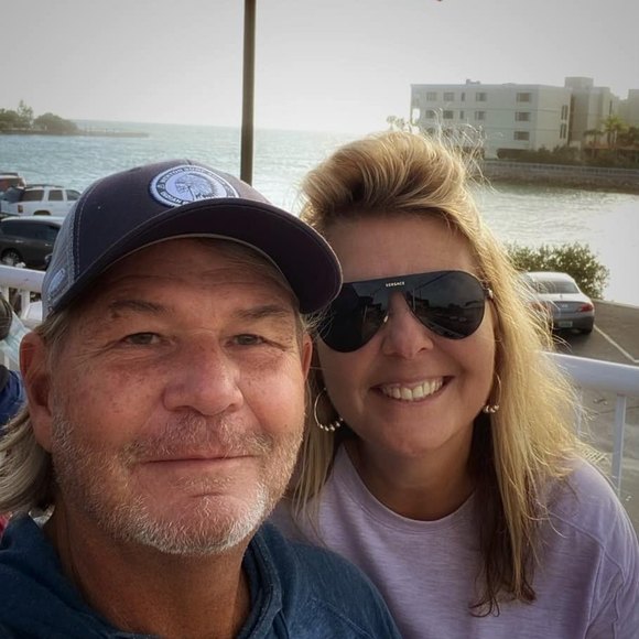 Profile Picture of Leslie Snader (@lanader07) on Poshmark