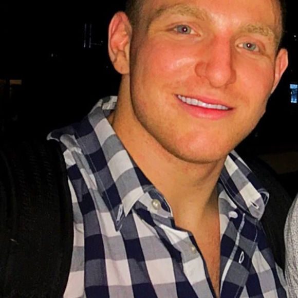 Profile Picture of Brandon Cantor (@doncantore) on Poshmark