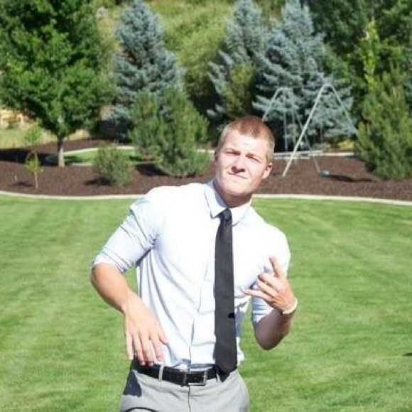 Profile Picture of Matt Freeman (@thisisfreemn) on Poshmark