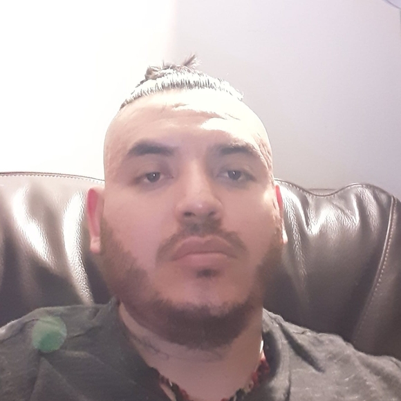 Profile Picture of Omar Baez (@elpelos20) on Poshmark