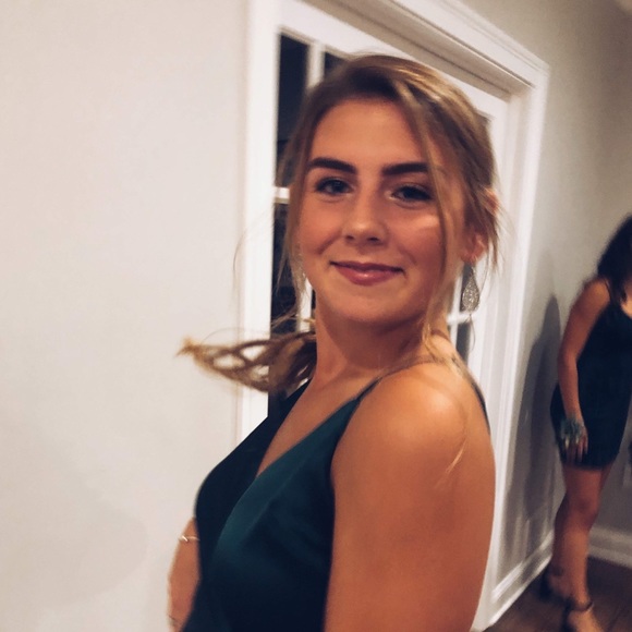 Profile Picture of Jianna Cohrs (@jiannacohrs) on Poshmark