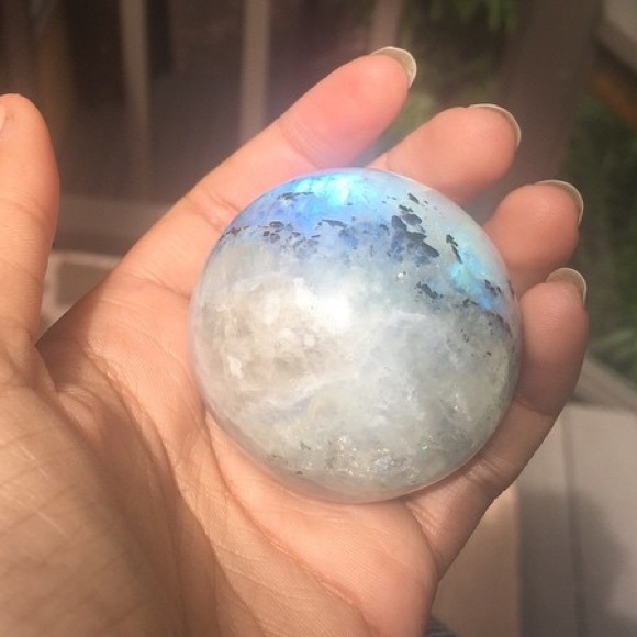 Profile Picture of Adrian Velez (@adrian037) on Poshmark