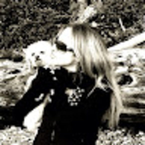 Profile Picture of Tiffany Brunwin (@tbrunwin) on Poshmark
