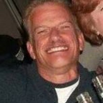 Profile Picture of Robert Farrow (@RobertFarrow1) on Twitter
