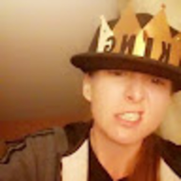 Profile Picture of Jessica Shaffer (@jesstheking13) on Poshmark