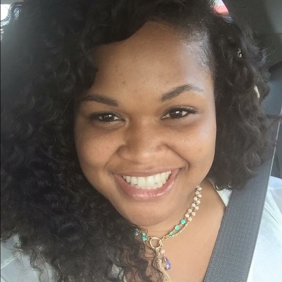 Profile Picture of Johnetta White (@jswbell) on Poshmark