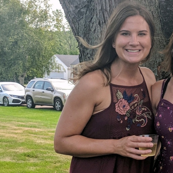 Profile Picture of Liz Michalkiewicz (@lizjmichalk) on Poshmark