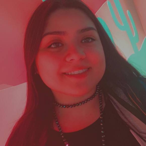 Profile Picture of Roxanne Ramirez (@roxannek201) on Poshmark