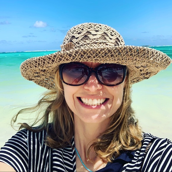 Profile Picture of Lori Petrilli (@lspetrilli) on Poshmark