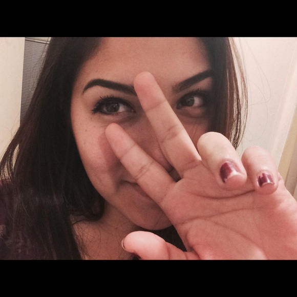 Profile Picture of Mimi Longoria (@mimi4609) on Poshmark